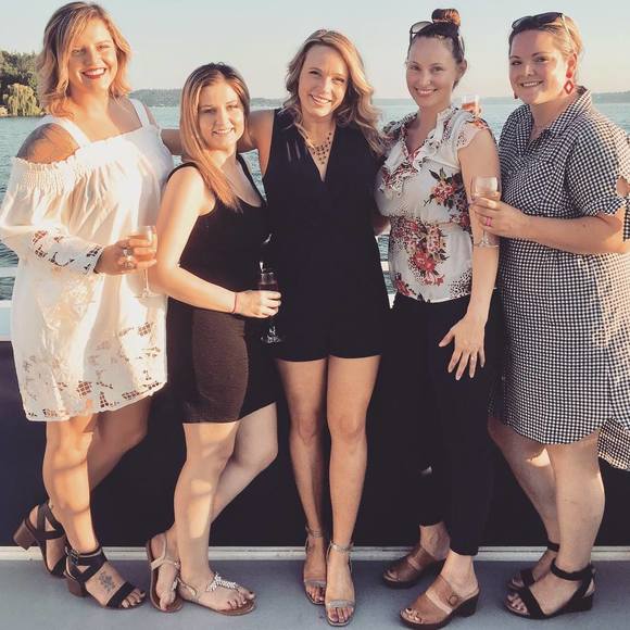 Meet your Posher, Ashlee - Picture 1 of 1